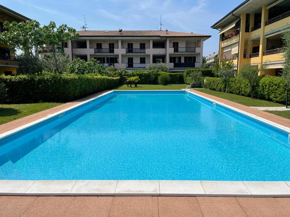 Gardappartamenti Tito Speri Pool And Garden Sirmione Exterior foto